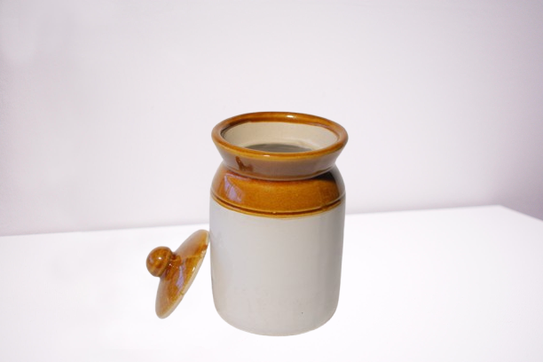 Vins i Kg Ceramic Pickle Jar with Lid | Dining Table Container | Canister | Barni  (Pack of 1)